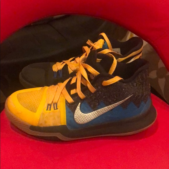 Kyrie Irving Basketball Tennis - Picture 3 of 4